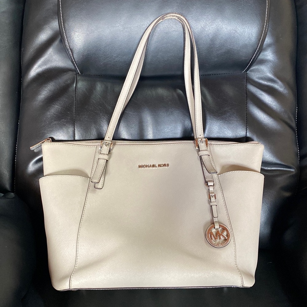 Michael Kors Jet Set top-zip purse